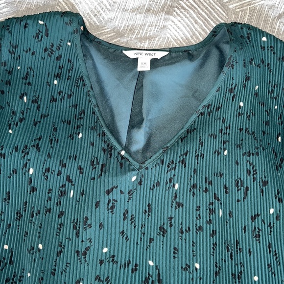 Nine West XXL peplum top - Picture 2 of 3